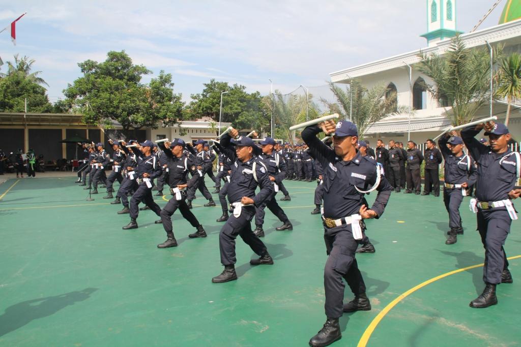 Latihan penyelamatan dan rescue